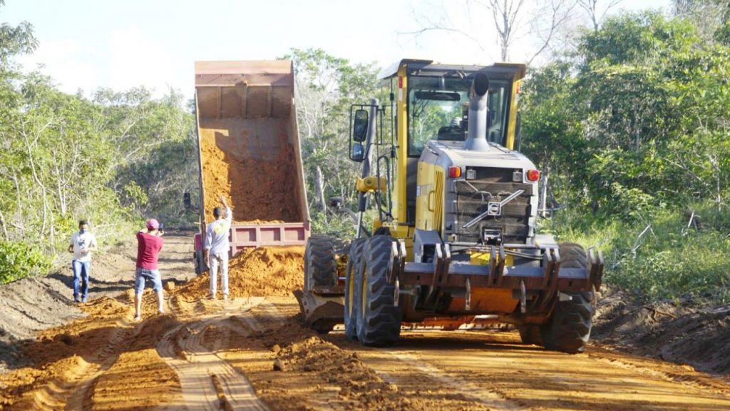 Prefeitura de Santarém recupera estrada que vai fomentar o turismo em Ponta de Pedras